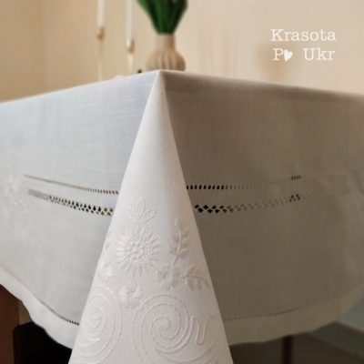 Однотонна скатертина 1,6*2,2 м з мережкою, льон білий #026 ?