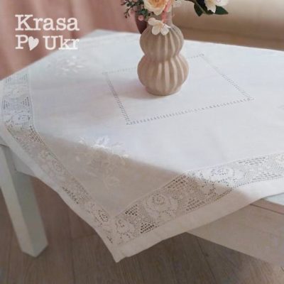 Скатертина (90*90 см) на стіл “білим по білому” #9032 ?