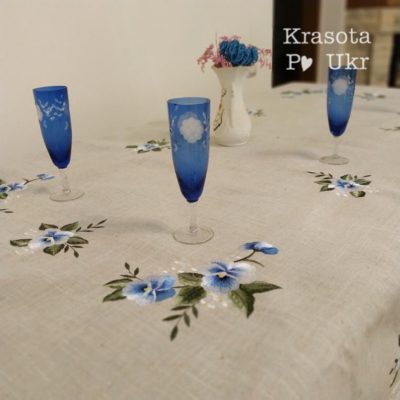 Вишита скатертина на великий стіл #267 "блакитно-сині матіоли" (150*220 см)