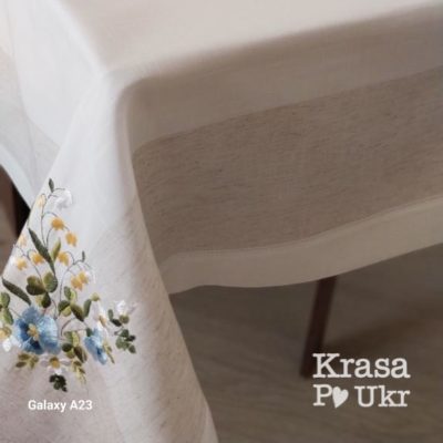 Скатертина з вишивкою "Квіткові мотиви" блакитного кольору, розміри 135×180, 150×220, 180×280 см
