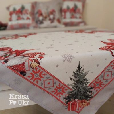 #1508 Скатертина 90*90 см “різдвяний гном”