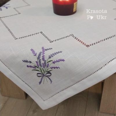Скатертина #0016 білого кольору на стіл з лавандовою вишивкою (90*90 см)