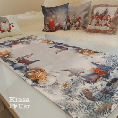 #5130 Ранер 40*90 см, “санчата та гноми” з новорічними кулями