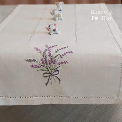Доріжка #0016 білого кольору на стіл з лавандовою вишивкою (50*105 см) ?