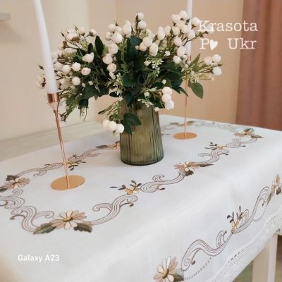 Біла скатертина 110×160 см з вишивкою “Пастельні квіти” – модель #536