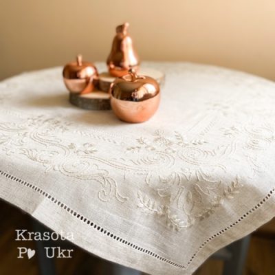 Вишита однотонна скатертина 90*90 см з мережкою, льон натуральний #026 ?