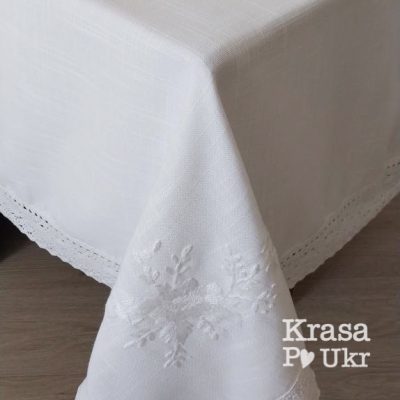 Лляна скатертина з мереживом та вишивкою “білим по білому”, розмір 150×220 см