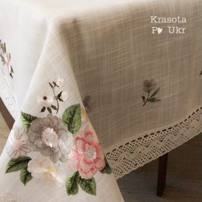 Скатертина на стіл білого кольору кольору з вишивкою “Квітковий букет” #838 (150*220 см)
