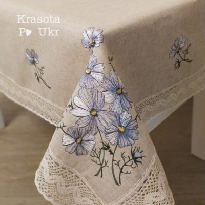 Лляна скатертина з вишивкою "Блакитні ромашки", розміри 110×160 см і 135×180 см