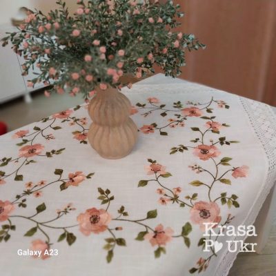 Скатертина на стілз квітковою вишивкою “матіоли” в рожевих тонах #0153  90*90 см