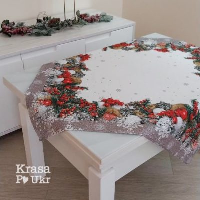 #996 Скатертина 90*90 см, “Різдвяна історія” з яблучками, хвоєю та калиною
