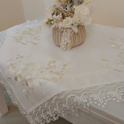 Великодня скатертина 90*90 см - “молочним по білому”, атлас