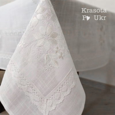 Біла лляна скатертина "білим по білому" з мереживом, розміри 110×160 см, 135×180 см, 150×220 см