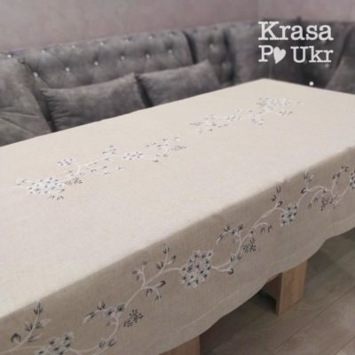Скатертина на великий стіл з класичним пругом, дизайн "Сірі гортензії", розміри 110×160 см та 150×220 см