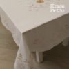 Біла класична скатертина з орнаментом “Молочні мальви”, модель #275, 135×180 см.