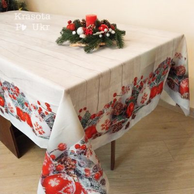 #2812 Скатертина 150*220 см, “Новорічна казка” з кулями, хвоєю та шишками