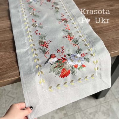 Вишитий ранер сірий, "Різдвяний снігур" (90*40 см, 120*40 см або 150*40 см)