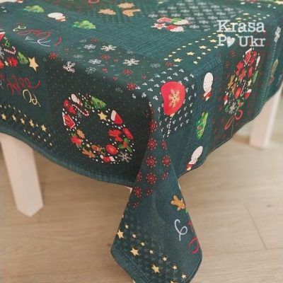 Скатертина на стіл з візерунком (110*160 см), “різдвяна історія”, темно-зелена
