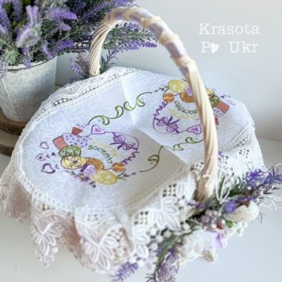 Великодня атласна серветка “Мелодія кольорів” (62×42 см), біла