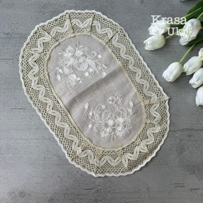 Вишита серветка на кошик з мереживом, дизайн “світле свято” (45*30)