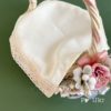 Дитяча серветка молочного кольору 25×20 см з лляним мереживом