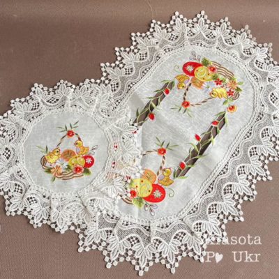 Комплект атласних серветок “Сонячні курчата”, айворі, дитяча 30 см і доросла на вибір (42*30 см або 60*40 см)