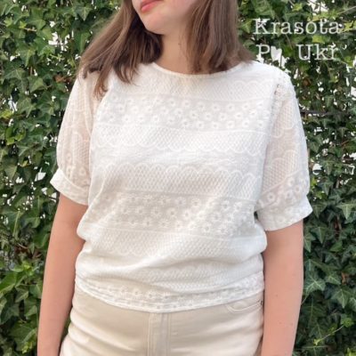 Біла сорочка з вишивкою в тон, короткий рукав (розмір L-Xl)